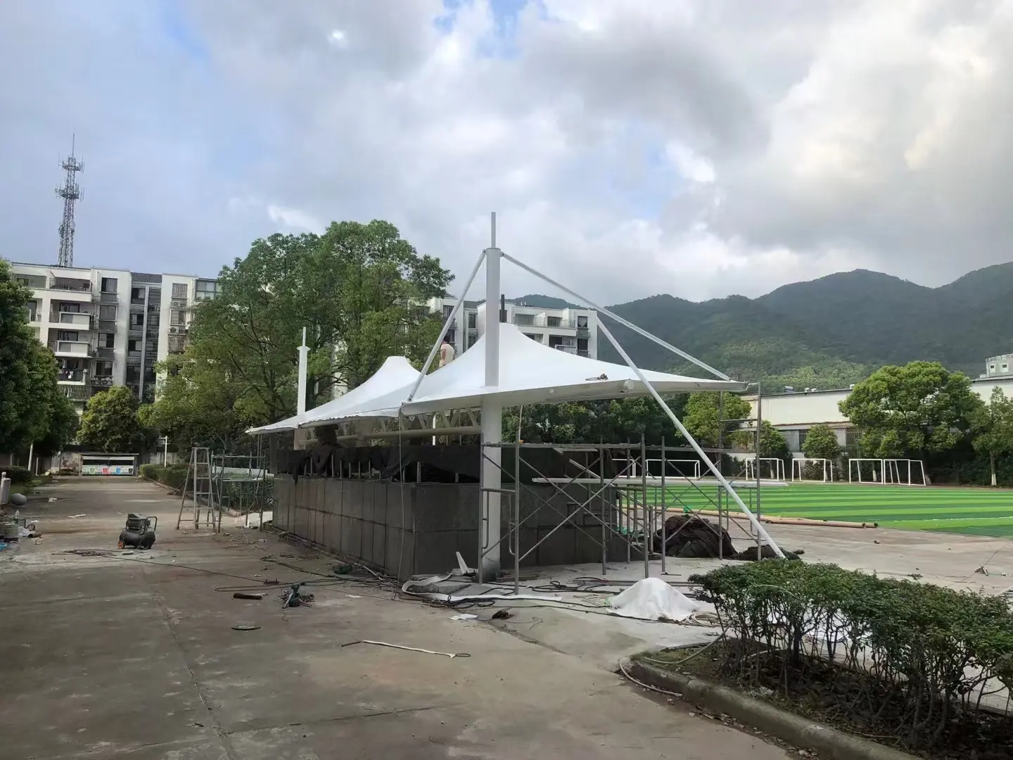 2026年贵州桐梓停车棚球场棚改造纪实：老旧雨棚换新，运维压力怎么降